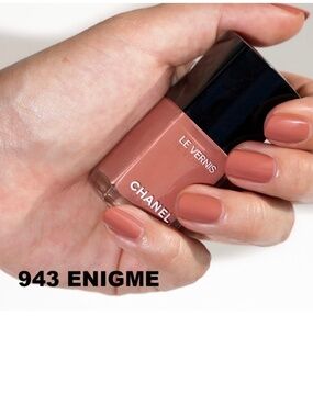 CHANEL Le Vernis Longwear Limited Edition Nail Polish 943 Enigme